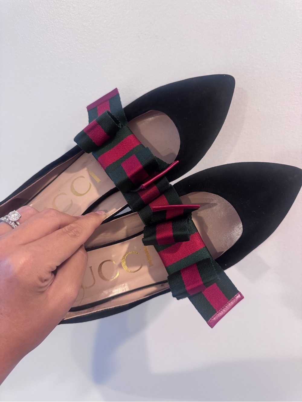 Gucci Black Suede Pointed Flats with Red & Green Ribbon Bow size 39.5